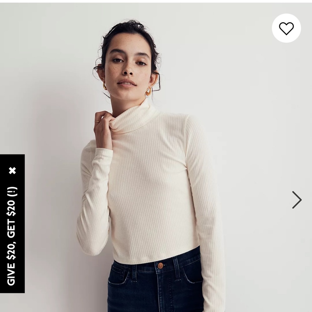 Antique cream ribbed supercrop turtleneck top size small